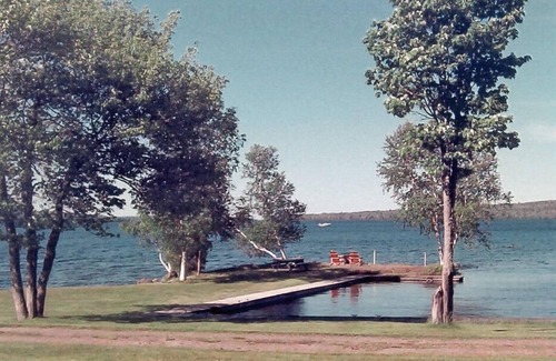 Rockwood Cabin | Lakeshore Cottages - Comfortable beachfront cabins on the shores of Moosehead L
