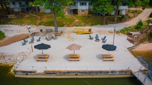 Lake Ozark House | Lakeshore Fishing Cabins All 6 cabins