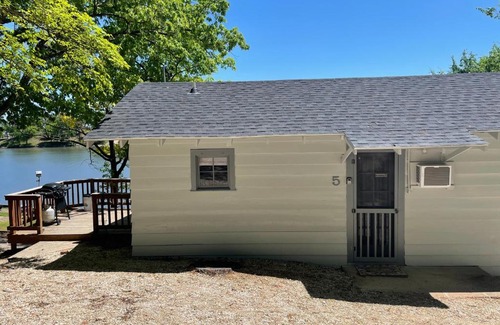 Lake Ozark House | Lakeshore Fishing Cabins All 6 cabins