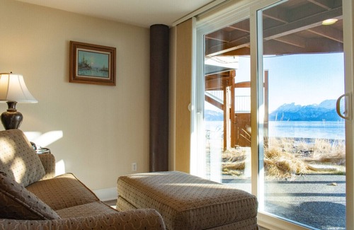 Homer Condo | Lakeshore Lodging Ocean Front Lodges
