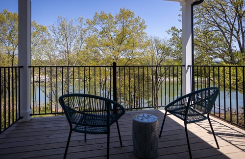 Winchester House | Lakeshore Modern! Lake front with platform dock and 2 kayaks, firepit and views