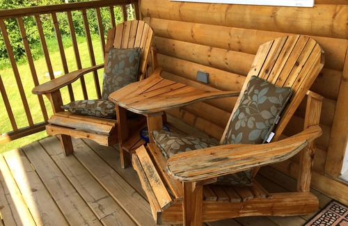 Canim Lake Cabin | Lakeside 2 Bedroom Cottage. Relax and Unwind In Nature.