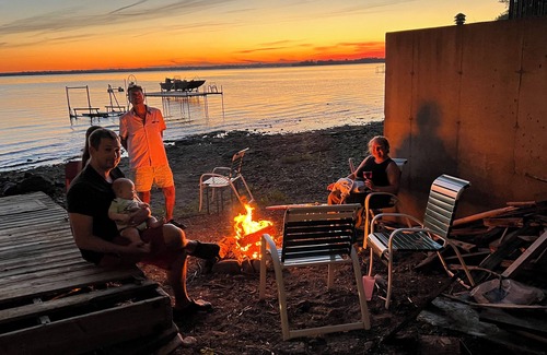 Alburg Cottage | Lakeside 3 Bedroom Cottage - Kayaks, swimming and Spectacular Sunsets