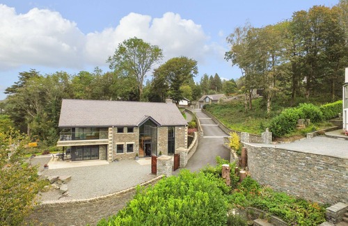 Windermere Cottage | LAKESIDE AT LOUPER WEIR, family friendly in Bowness-On-Windermere