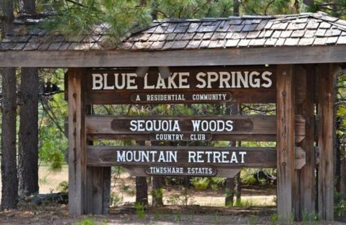 Arnold House | Lakeside BLS Retreat near Big Trees & Bear Valley
