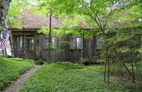 Charlotte Cabin | Lakeside cabin on Lake Champlain in charming Charlotte, Vt