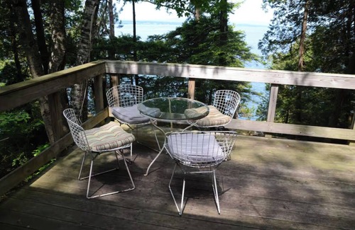 Charlotte Cabin | Lakeside cabin on Lake Champlain in charming Charlotte, Vt