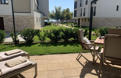Csopak Condo | Lakeside condo with beach access