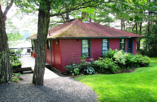 Warren Cottage | Lakeside Cottage in MidCoast Maine