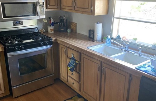 Monticello House | Lakeside Cozy Cottage - w Fishing Dock, Relaxing Lake Freeman, close to Purdue
