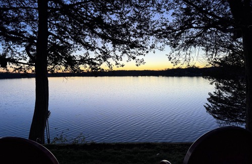 Center City Cabin | Lakeside Escape: Cozy Cabin, 1 Hr from City!