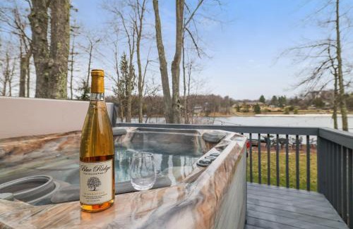 Tobyhanna House | Lakeside Escape Hot Tub Private Dock