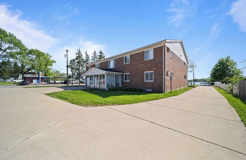 Walled Lake Apartment | Lakeside Escape On Walled Lake with Beach Access New
