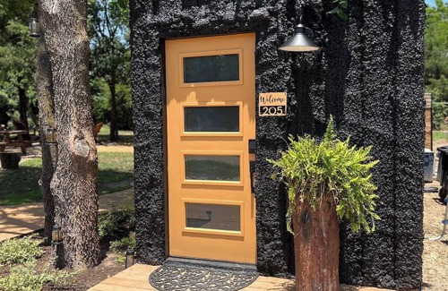 Lone Oak House | Lakeside Haven #205 · Lakeside Haven Containers on Lake Tawakoni #205