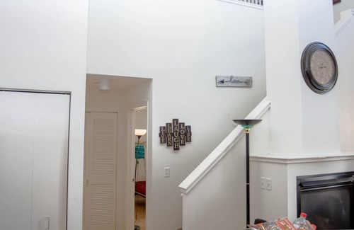 Lowry Hill East Condo | Lakeside Haven Minneapolis Loft with BBQ Area, Patio, Central AC, Games, W & D