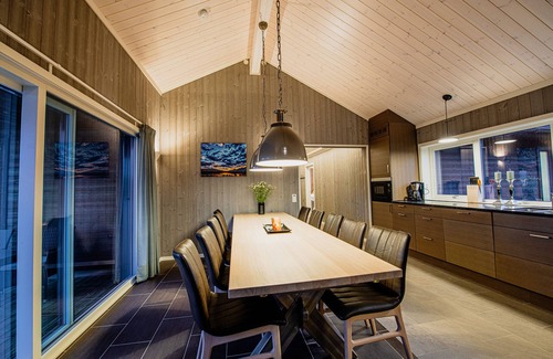 Kviteseid House | Lakeside Haven Vrådal