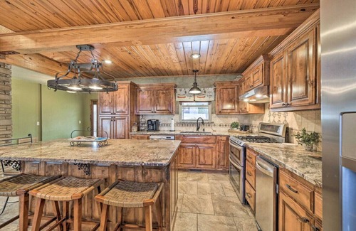 Hoyt House | Lakeside Haven with Sandy Beach, Sleeps 12, 3 Bath