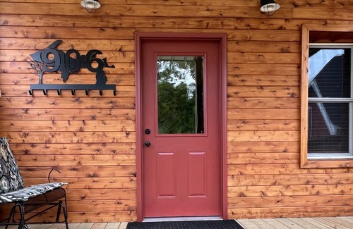 Cornell Cottage | Lakeside Hideaway: Full-Home Retreat on the Remote Boney Falls Basin