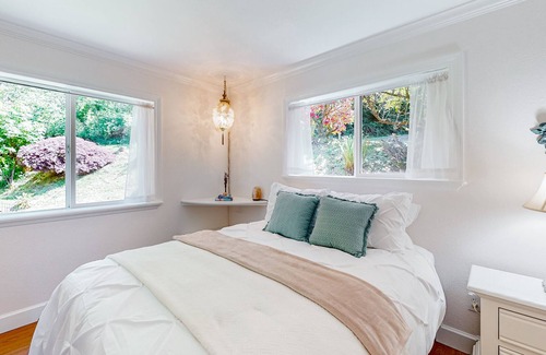 Westlake Cottage | Lakeside home with inspirational water views, lush surroundings, & free WiFi