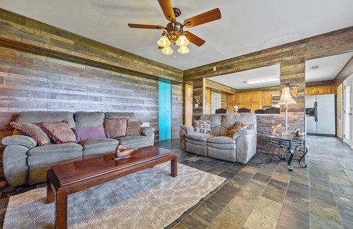 Greensboro Apartment | Lakeside House w/Basketball + View + Porch + Grill