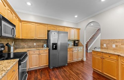 Barium Springs House | Lakeside Landing by AvantStay Private Dock