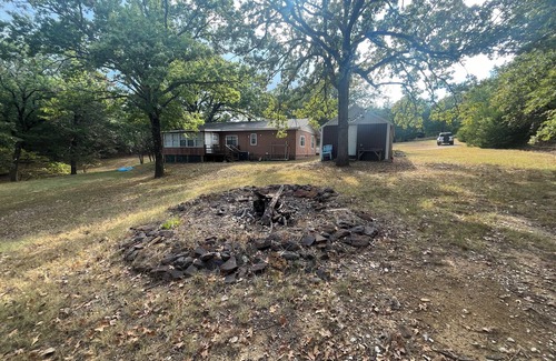 Kingston House | Lakeside Landing, Lake Access, Hiking, Starlink WiFi,