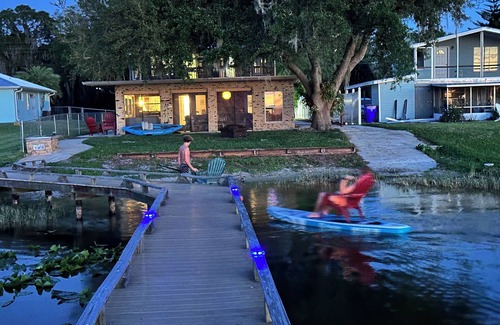 Lake Placid House | Lakeside Lily Pad – Cozy Retreat w/Hot Tub on Lake Francis