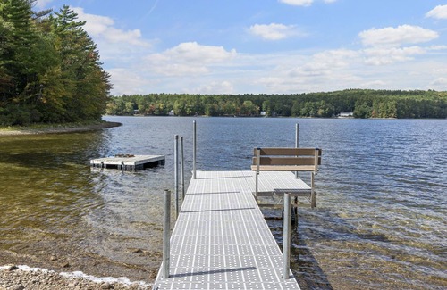 Gray House | Lakeside Living w\sandy beach within 25 minutes of Portland