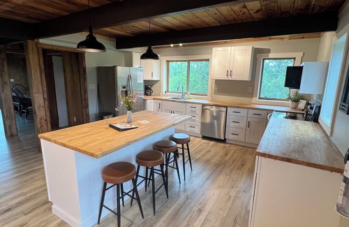 Granville Summit Cabin | Lakeside Lodge