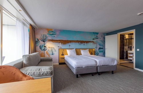 Oud-Loosdrecht Hotel | Lakeside Lodging with Bike Rentals, Canoe Launch and Gourmet Restaurant