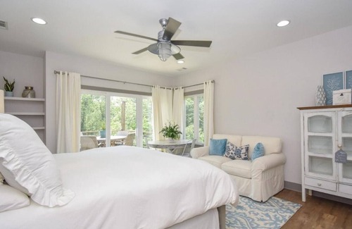Dadeville House | Lakeside Luxury: Home with Panoramic Views and