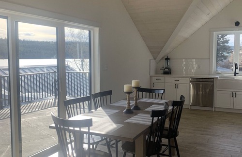Lac La Hache Cottage | Lakeside Luxury Retreat in Lac La Hache – Dock, Boat launch, & Stunning Views!