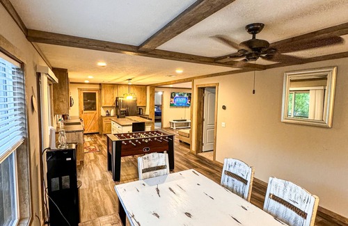 May Cabin | LakeSide Reel Paradise Brownwood big family dock for fishing/close to state park