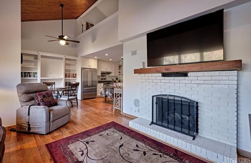 Sapphire Villa | Lakeside Serenity, Lakeside Serenity