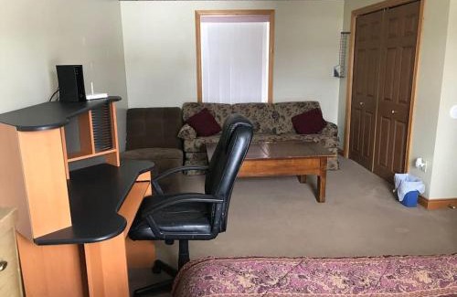 Presque Isle Apartment | Lakeside Snowmobile - Ski Villa, 4BR 2BA, sleeps 10