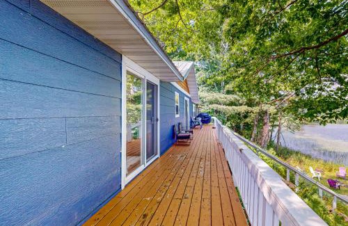 Deerwood House | Lakeside Solitude - Main House