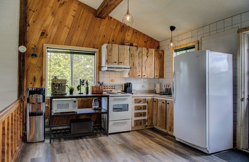 Lac-Cayamant Ski Chalet | Lakeside Therapy waterfront cottage on Lac Cayamant