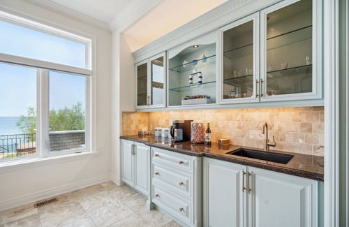 Stoney Creek Villa | Lakeside Villa – Luxury Waterfront Retreat with Skyline Views