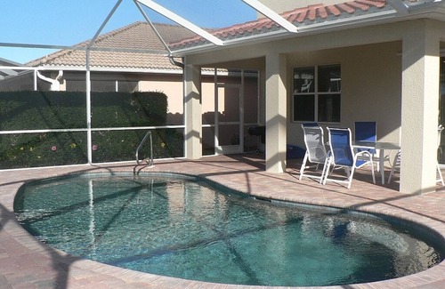 Naples Villa | Lakeside Villa With Beautiful Private Pool