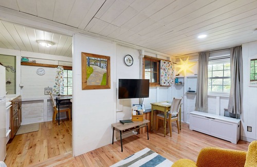 Boothbay Cabin | Lakeview Cabin with Private Deck, Grill, & Fireplace + Free WiFi - Close to Town