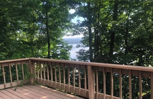 Moravia Cottage | Lakeview Crooked Cascade Cottage on Owasco