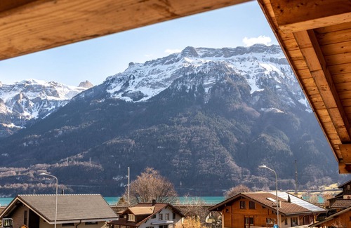 Ringgenberg Apartment | Lakeview Family Apartment. Sleeps 8, Ringgenberg-Lake Brienz, 4km to Interlaken