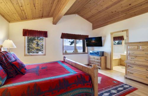 Ridgewood House | Lakeview Hideaway 3BDR for 8 w Private Hot Tub