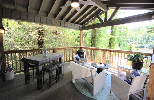 Lake Sequoyah Cabin | Lakeview, Lake access,Covered deck, Fiber optic Wi-FI