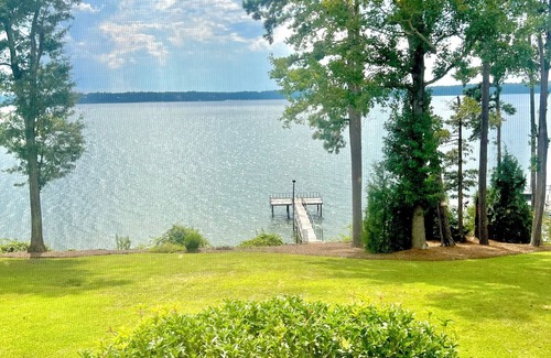 Georgetown House | Lakeview Living- 3 BR / 2 BA waterfront home on Lake Eufaula!