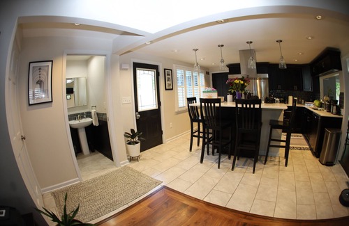 Lakewood House | Lakeview Luxury, Lakewood 4 bdrm 2 full 2 1/2 bath. Certificate # 2236
