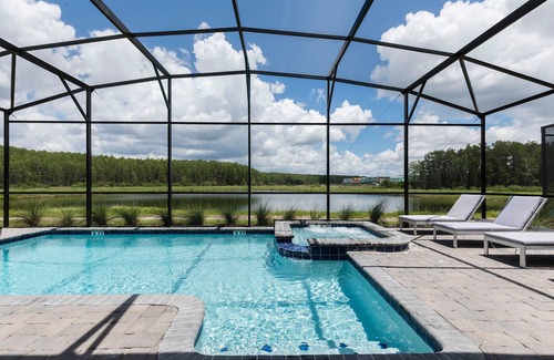 Kissimmee Villa | Lakeview Luxury Villa with Everything!