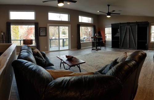 Landrum House | Lakeview on Lake Lanier. Garage apartment