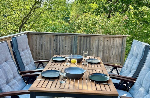 Sjuntorp Villa | Lakeview spacious family home