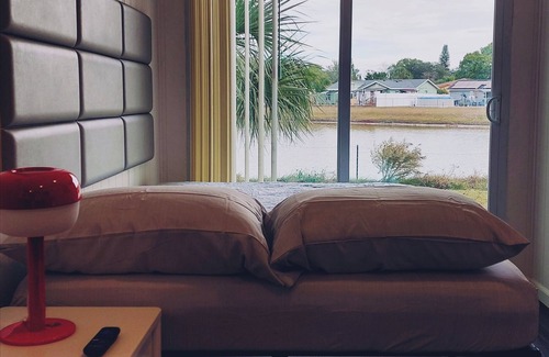 Buena Ventura Lakes House | Lakeview Tiny House Near Airport & Universal in Kissimmee Orlando FL